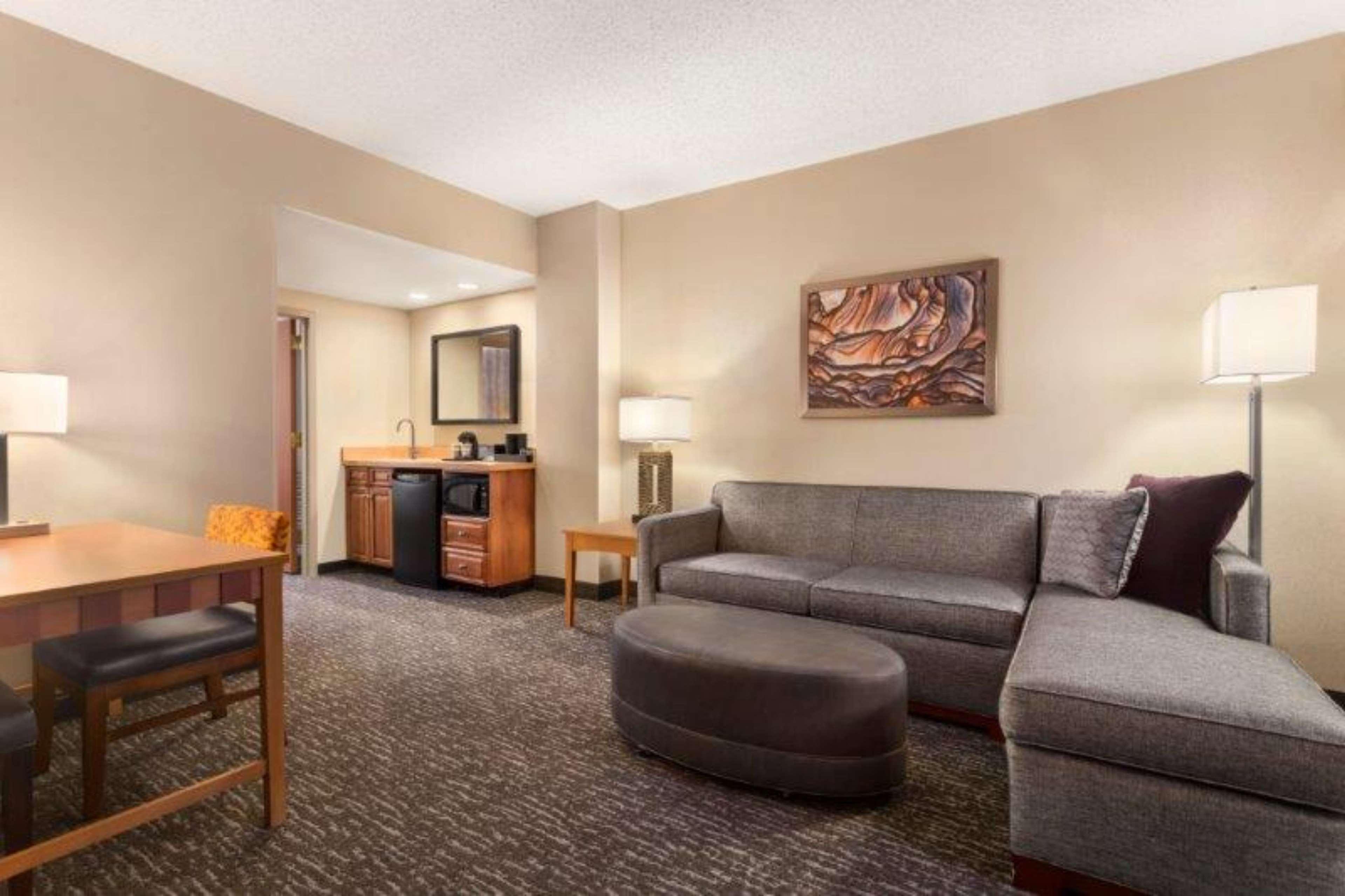 Embassy Suites Northwest Arkansas - Hotel, Spa & Convention Center Rogers Eksteriør billede