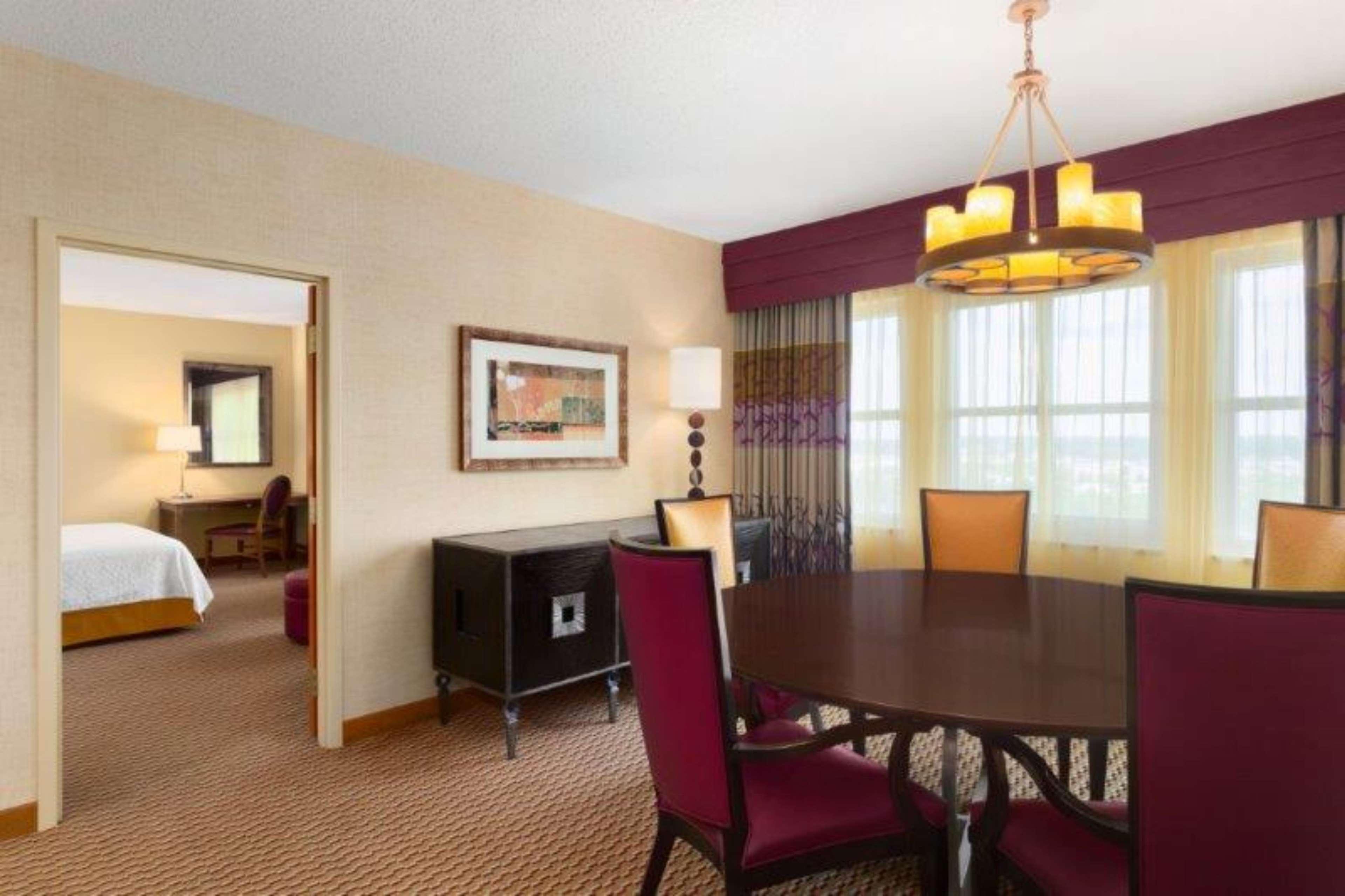 Embassy Suites Northwest Arkansas - Hotel, Spa & Convention Center Rogers Eksteriør billede